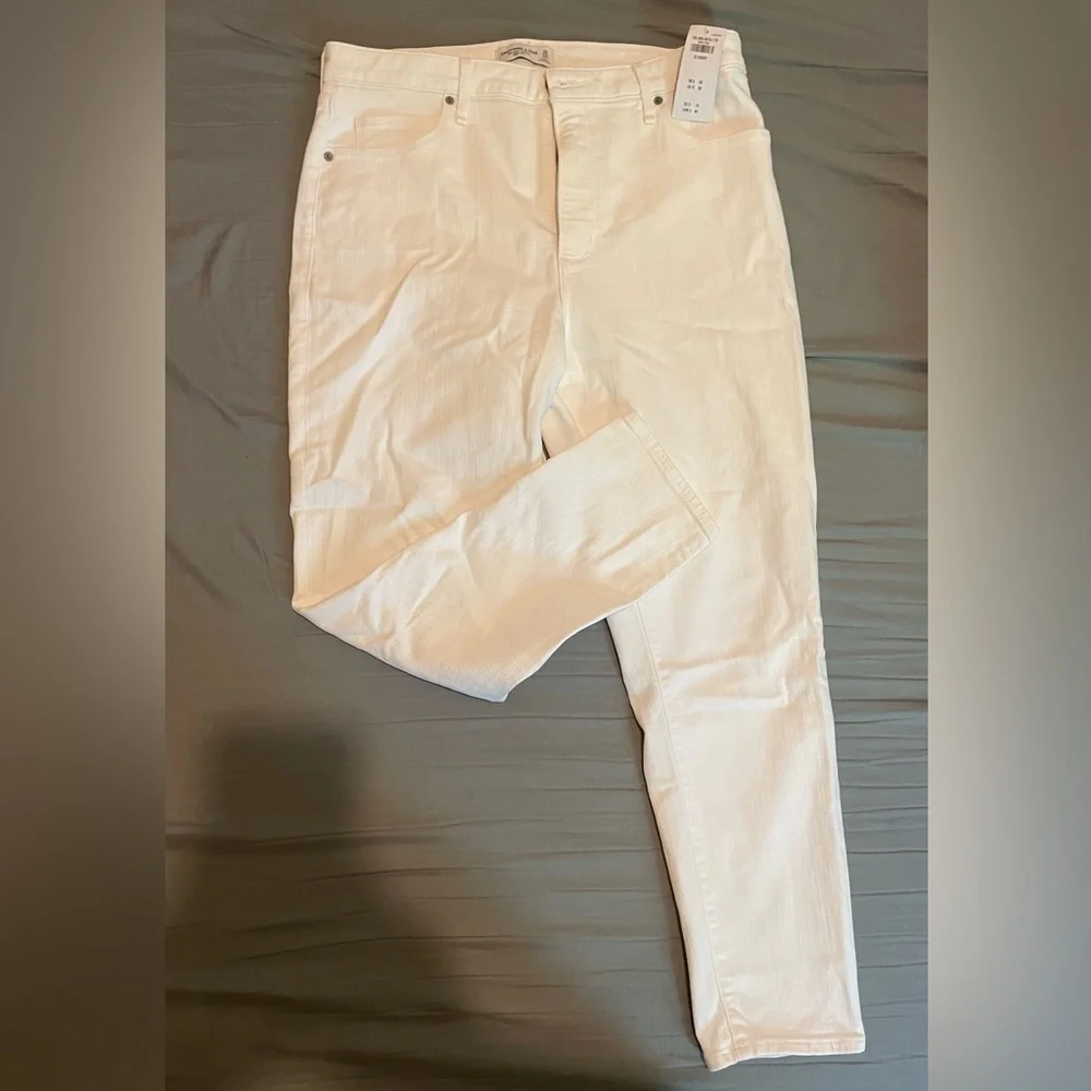 Abercrombie & Fitch skinny white jeans/ 32 SHORT - Picture 3 of 9